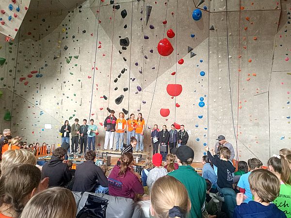 Siegerehrung beim Schulcup Klettern in Leipzig
